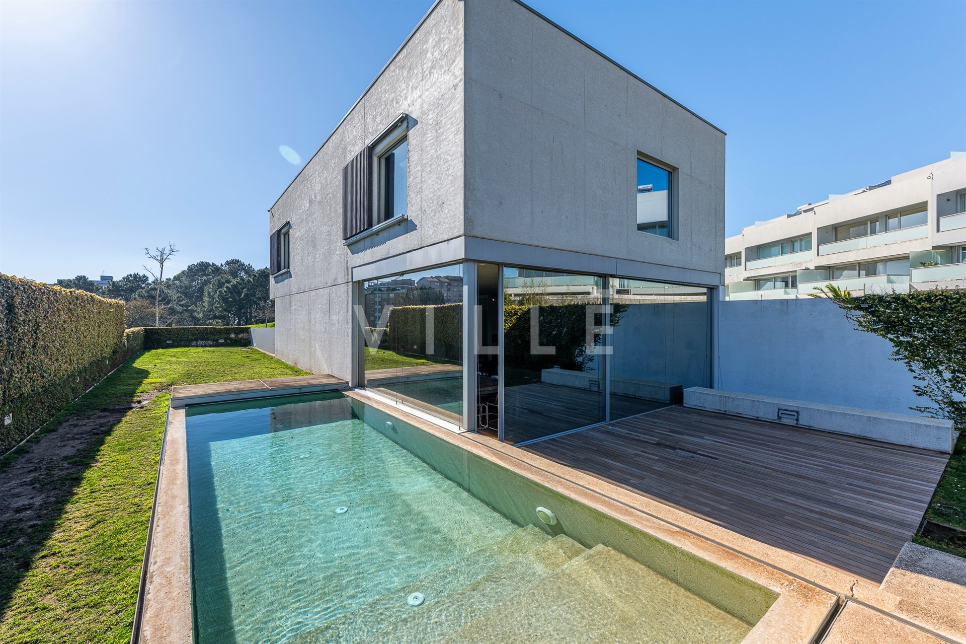 Moradia T4 de Luxo C/Piscina - Foz